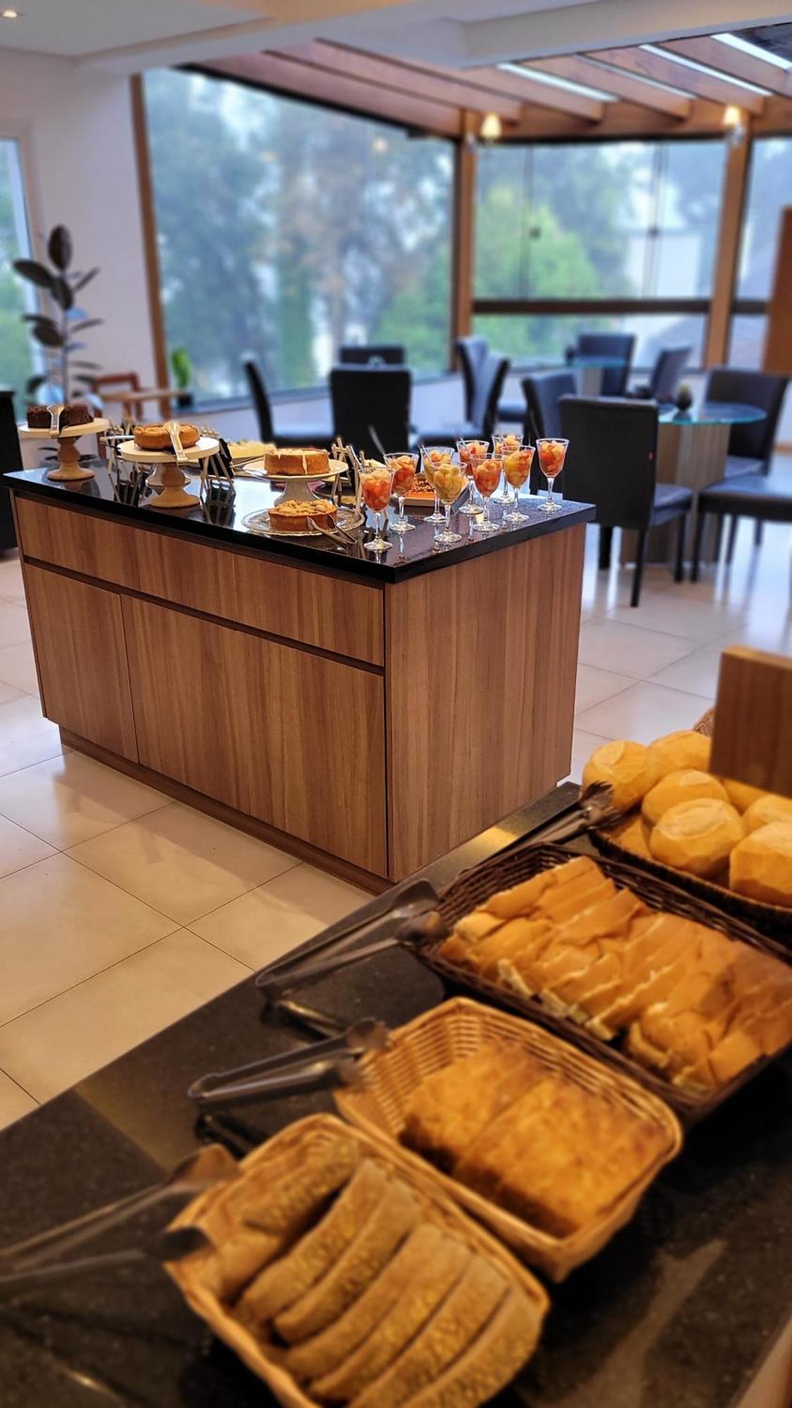 Hotel Golden Hills كانيلا المظهر الخارجي الصورة